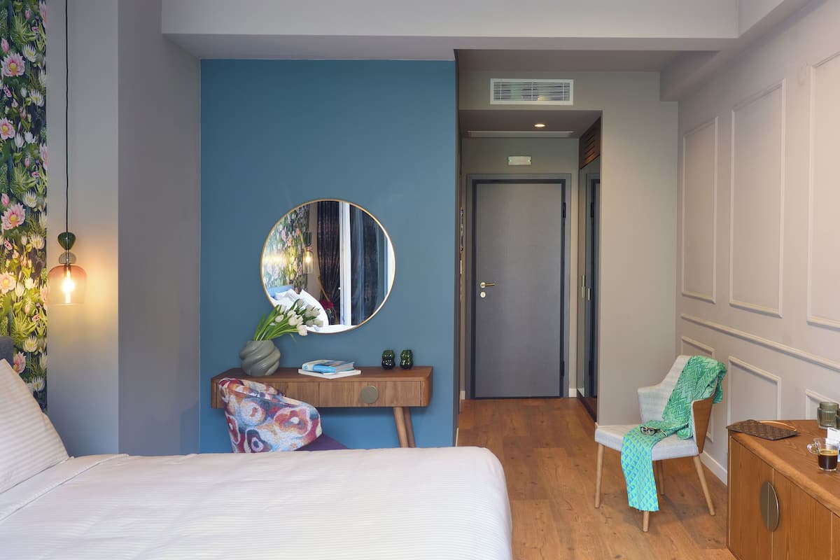 Deluxe Room | In-room safe, soundproofing, iron/ironing board, free WiFi