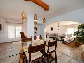 Villa, 6 Yatak Odası, Teras | İç mekân