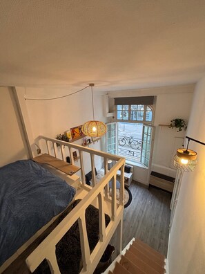 1 habitación, escritorio, tabla de planchar con plancha y wifi gratis