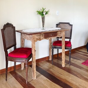Comfort Suite, 1 Queen Bed with Sofa bed, Garden View | 1 bedroom, desk, laptop workspace, free WiFi - Pousada Mirante da Lua (Ouro Preto)
