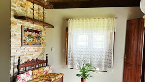 コンフォート スイート クイーンベッド 1 台ソファーベッド付き ガーデンビュー | 1 室のベッドルーム、デスク、ノートパソコン用作業スペース、WiFi (無料)
