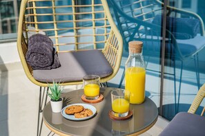 تناول الطعام بالخارج