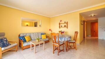 House, 2 Bedrooms | Living area