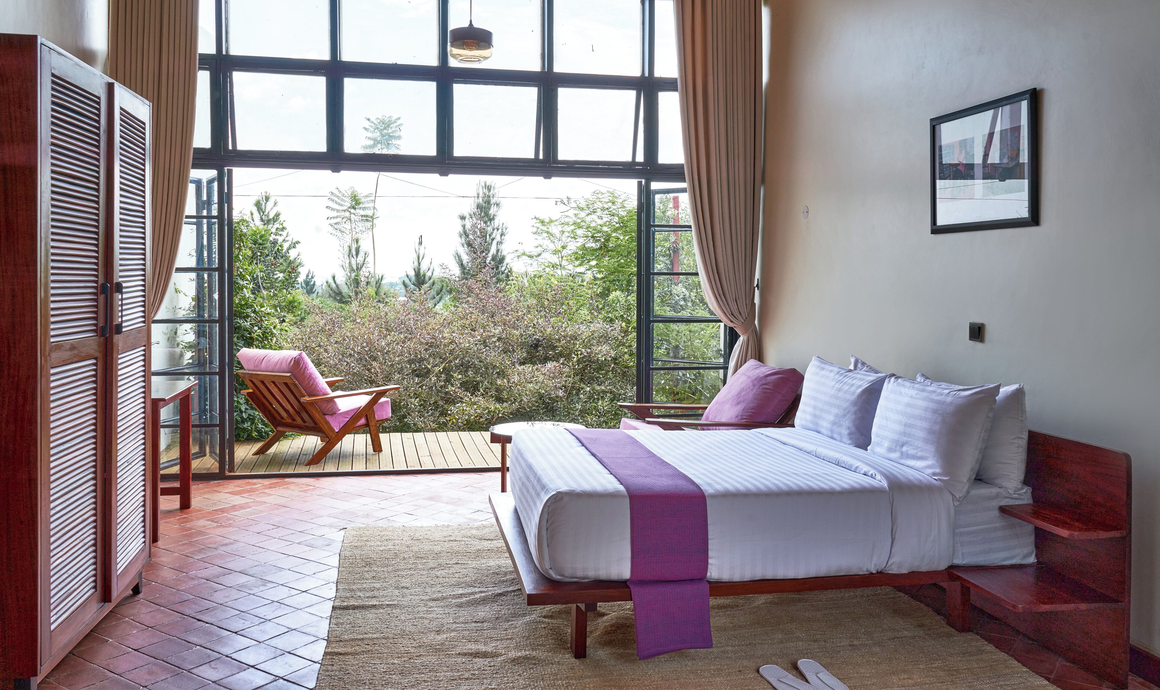 Deluxe Single Room, Courtyard View | Desk, laptop workspace, free WiFi