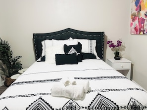 2 habitaciones, tabla de planchar con plancha, wifi y ropa de cama 
