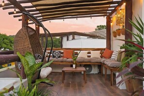 Terrace/patio - Tranquil Jungle Retreat: Pool, Bikes, Walk to Town (San Pancho)