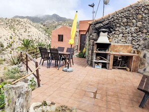 Hus, 4 soverom, terrasse | Utendørsservering