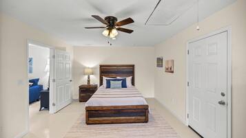 5 bedrooms, iron/ironing board, WiFi, bed sheets