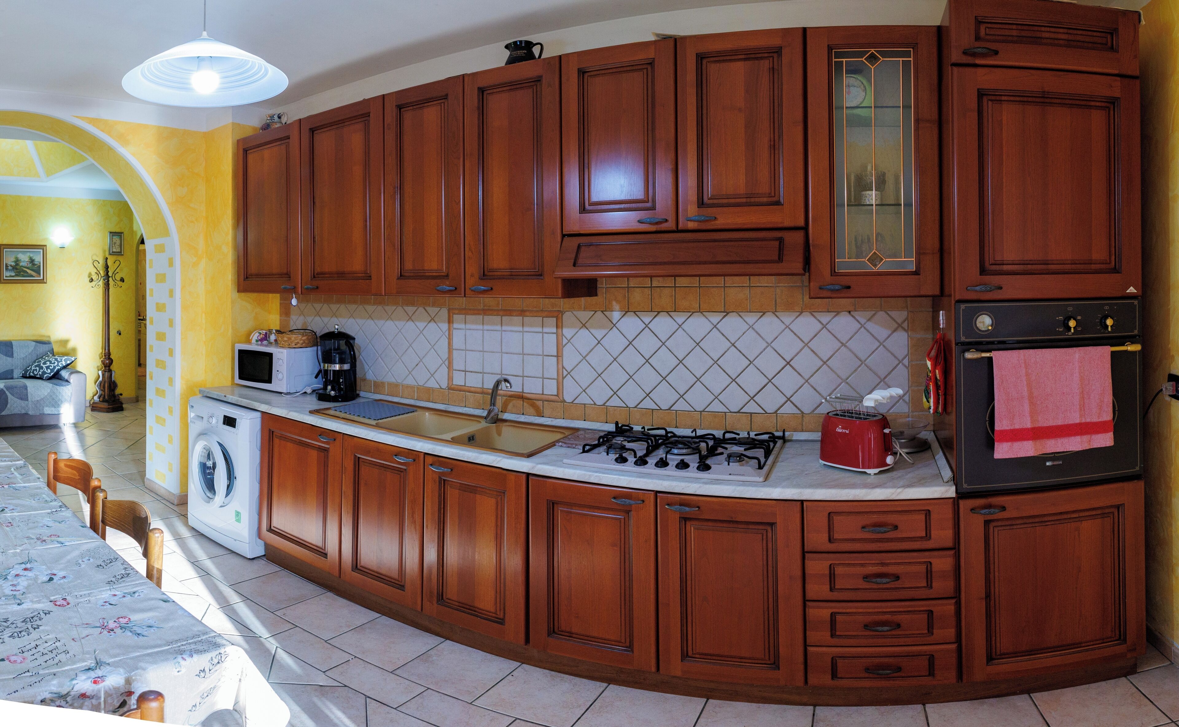 雪櫃、微波爐、焗爐、爐具