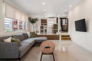 Televisión 42 pulgadas con canales de televisión vía satélite