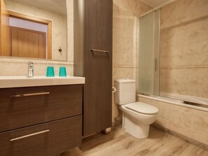 Bathroom - Global Aquamarine - By Global Rental Holidays 8324 (Denia)