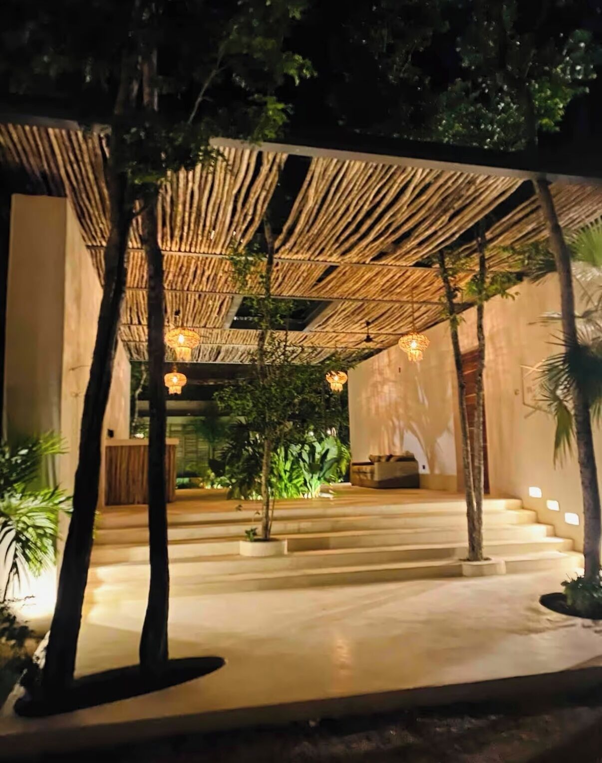 المنشأة من الخارج