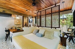 Room - Heart Fire Glass Treehouse: 
Sanctuary Space  for Couples & Solo Travelers (Tulum)