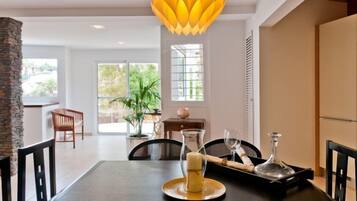 Vila, beberapa kamar | Tempat makan
