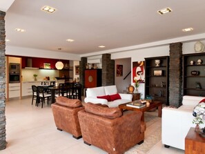 Villa, Multiple Bedrooms | Living area - Global Villa Parralito Ingenio 8326 (Ingenio)