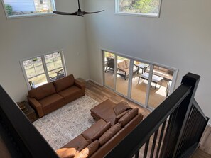 Smart-TV, bordtennis og bøker