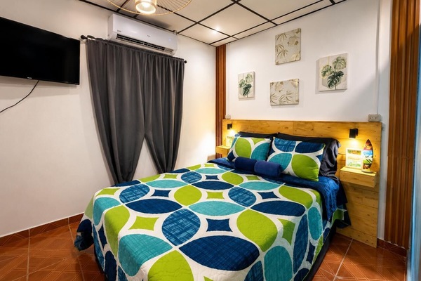 1 bedroom, desk, WiFi (free), bed sheets