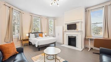 4 habitaciones, escritorio, wifi y ropa de cama