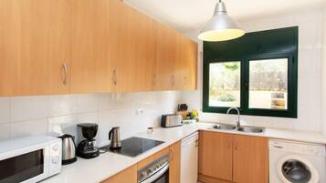 Casa, 4 dormitoris, terrassa | Cuina privada