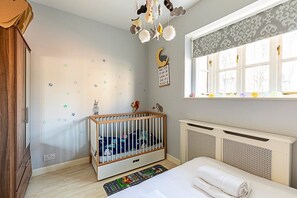 3 chambres, bureau, fer et planche à repasser, accès Internet