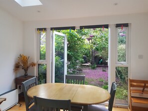 Dining - Stylish & Spacious 3-Bed Home in Vibrant Bow (London)
