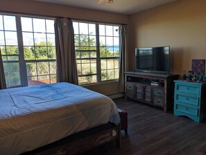 2 soveværelser, skrivebord, strygejern/strygebræt, weekendseng