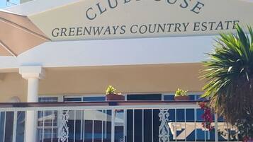 Apartment, 3 Bedrooms, Balcony, Garden View | Exterior detail