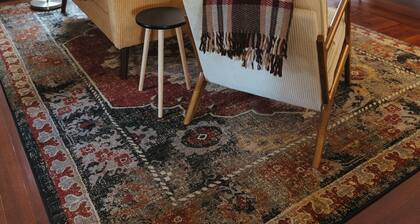 Millside Maynard: Walkable Private 2BR/Flex Office with WiFi, Parking, Backyard.