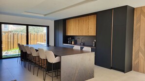 Dining - Villa LUNA BAY (La Teste-de-Buch)