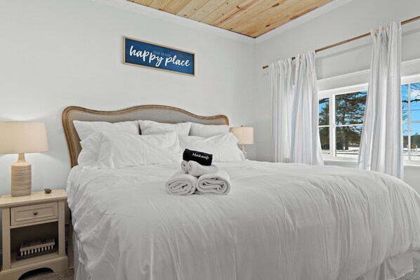 3 bedrooms, iron/ironing board, free WiFi, bed sheets