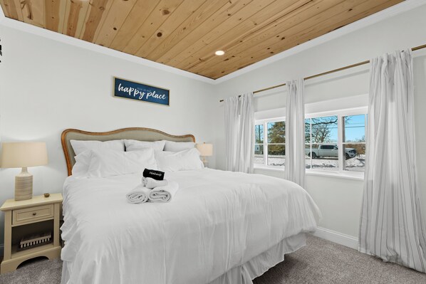 3 bedrooms, iron/ironing board, free WiFi, bed sheets
