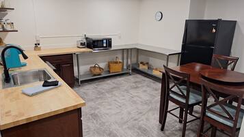 Mikrobølgeovn og oppvaskmaskin