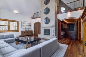 Smart TV, fireplace, video games, DVD player