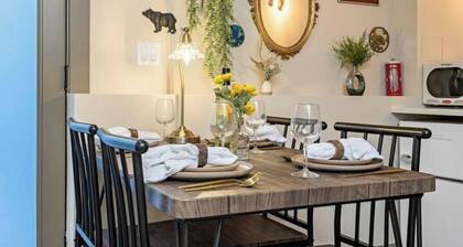 Hilltop Modern Studio