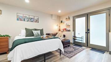 1 bedroom, iron/ironing board, free WiFi, bed sheets