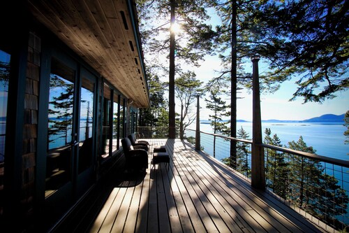 NEW! STUNNING 350 FT OCEANFRONT! Sauna Gym Theater Firepit Piano 18 Ft Ceilings