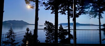 NEW! STUNNING 350 FT OCEANFRONT! Sauna Gym Theater Firepit Piano 18 Ft Ceilings