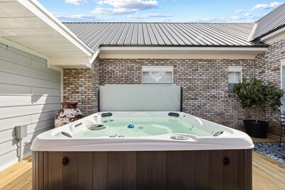 Outdoorsmen Retreat: Indoor pool, Spa, fire pits, Bed& Breakfast, Peaceful