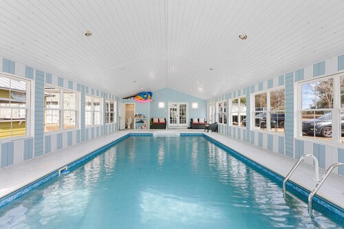 Outdoorsmen Retreat: Indoor pool, Spa, fire pits, Bed& Breakfast, Peaceful