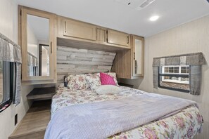 2 soverom, wi-fi (inkludert) og sengetøy