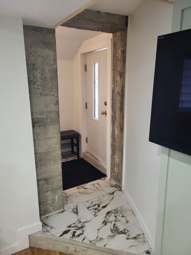 Cozy studio appartement in New Rosemont neighborhood near public transit.