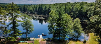 14-bedroom resort in tranquil Paupack. 1885 Farm & Guest House with Game Room!