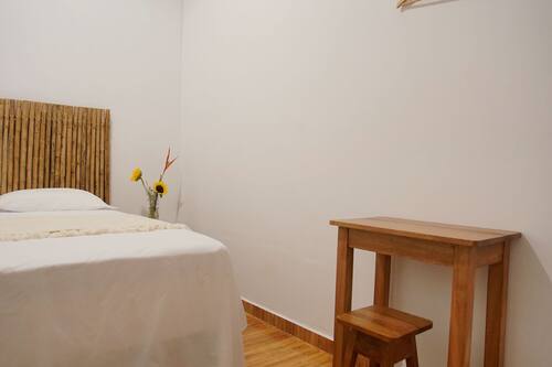 Habitación individual estándar, 1 cama matrimonial | Escritorio y wifi gratis