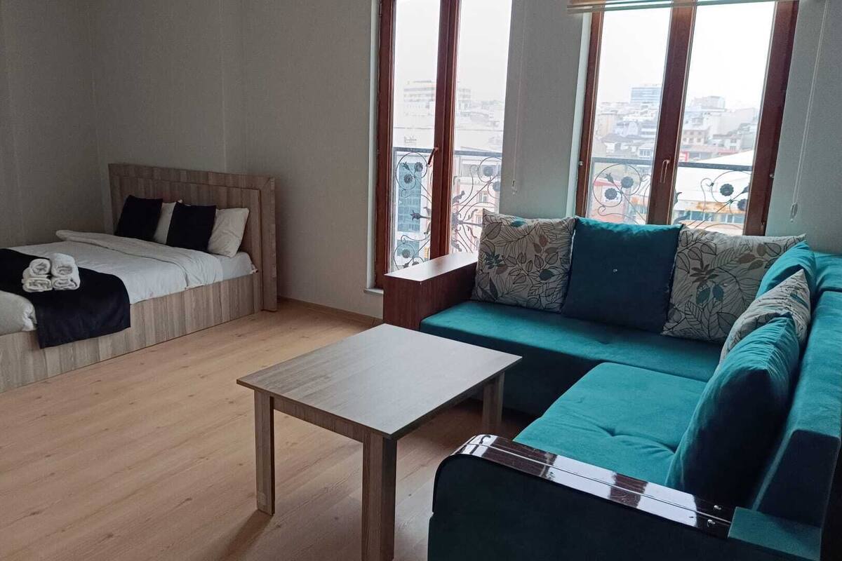 Chambre Confort double ou avec lits jumeaux, vue sur la ville | Accès au Wi-Fi (inclus)