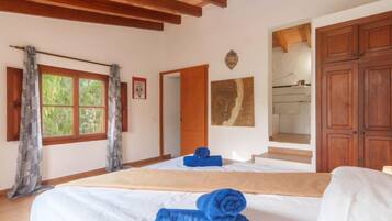 House, 5 Bedrooms | 5 bedrooms