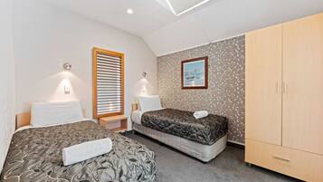 2 bedrooms, desk, iron/ironing board, free WiFi