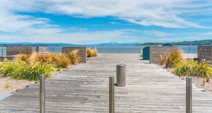 A stones throw to lake and town