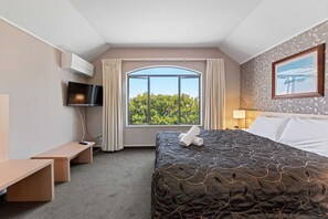 2 Schlafzimmer, Schreibtisch, Bügeleisen/Bügelbrett, kostenloses WLAN