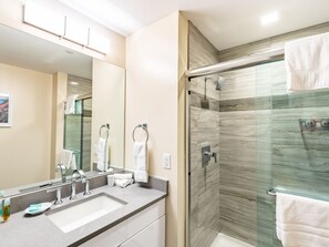 Apartment, 2 Bedrooms, Kitchen | Bathroom