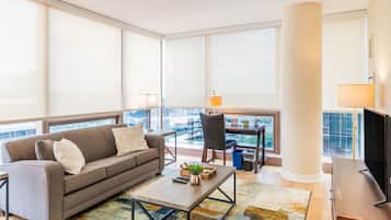 Apartemen, 2 kamar tidur, dapur | Ruang keluarga | Smart TV